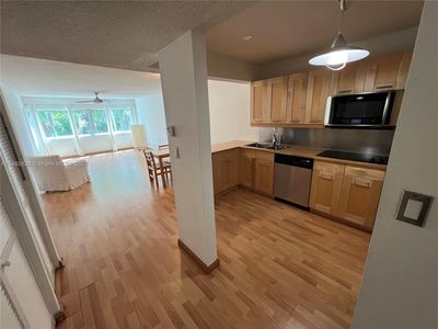 120 Lakeview Dr APT 203, Weston, FL, 33326