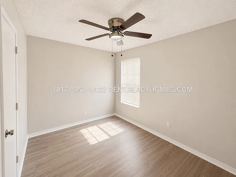 313 Forby Ave — Photo 3