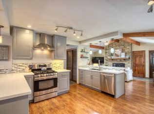 W224N2796 Stonewood Ct, Waukesha, WI 53186