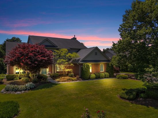 23397 Spy Glass Hl N, South Lyon, MI 48178
