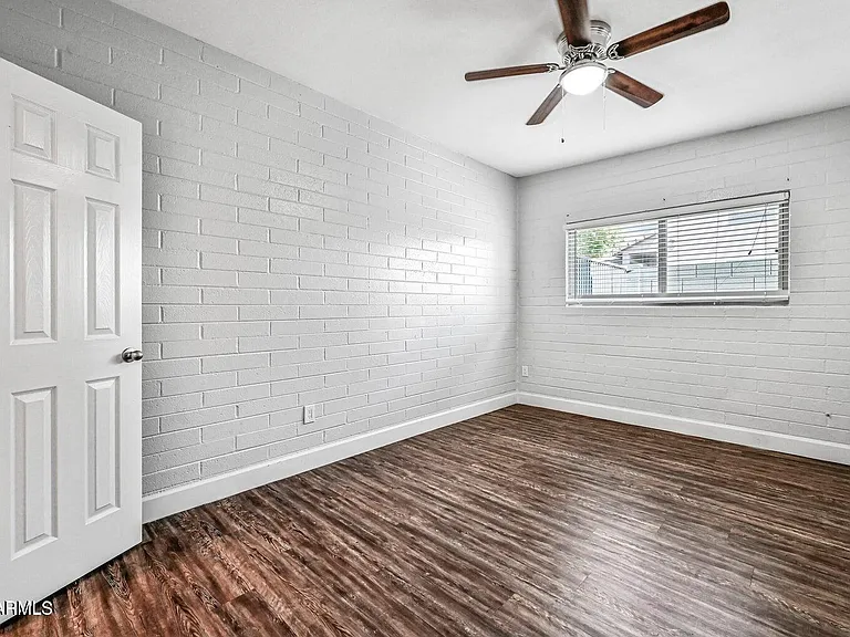 1518 W Colter St #5 — Photo 11