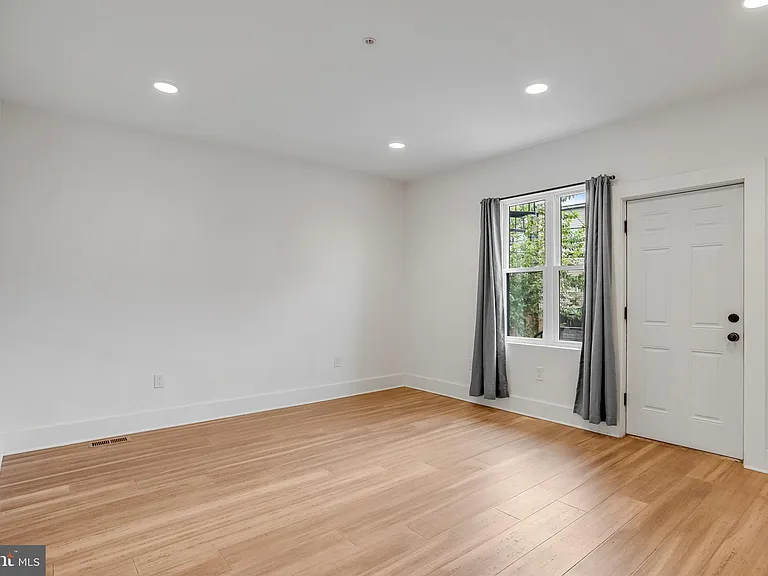 1225 Raum St NE #1 — Photo 15
