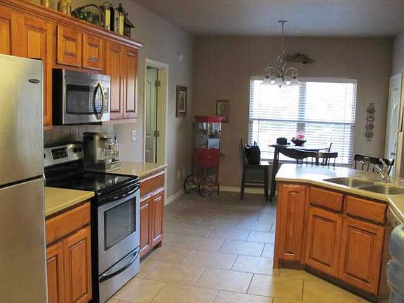 3rd image of 6 Ravenglass Ln
