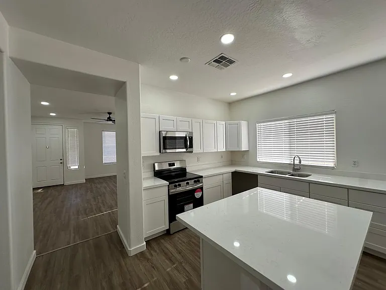 15238 W Custer Ln — Photo 25