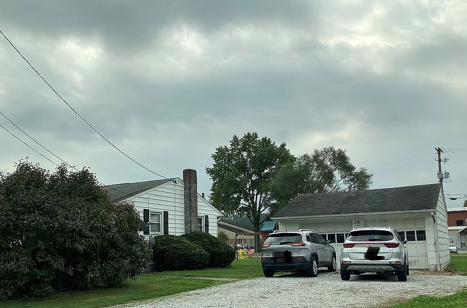 2nd image of 701 Lynnwood Dr