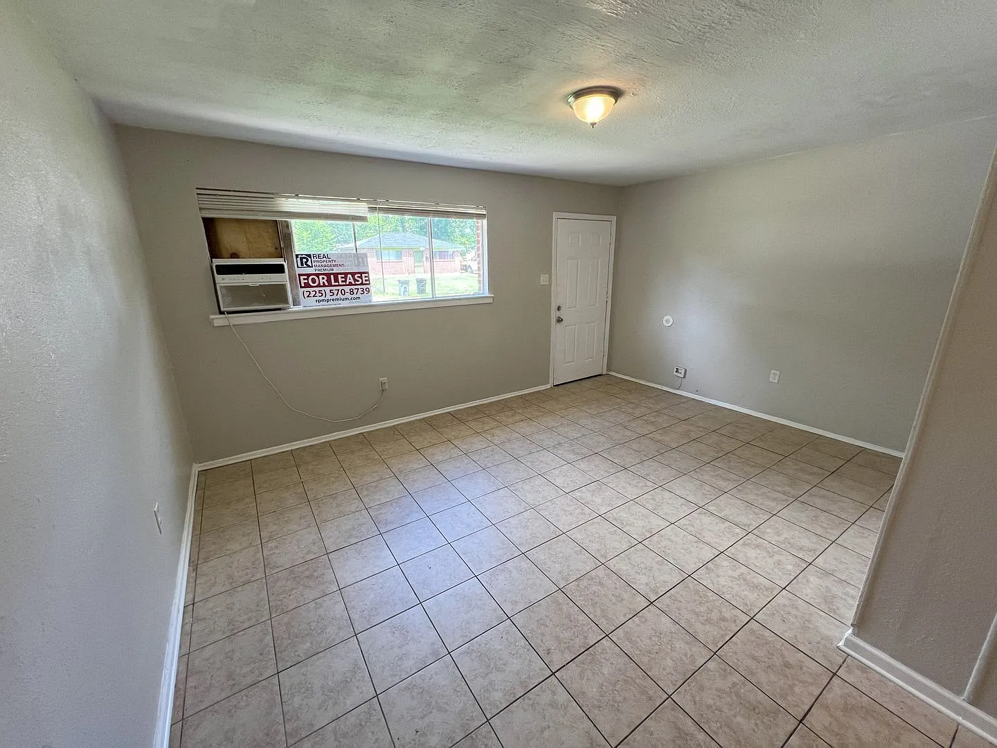 2 Bedroom 1 Bath home located in Baton Rouge, LA — Photo 3