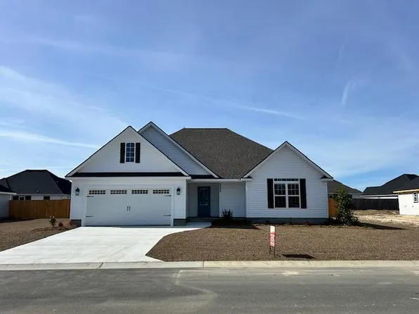 3968 Landings Cir, Hahira, GA 31632