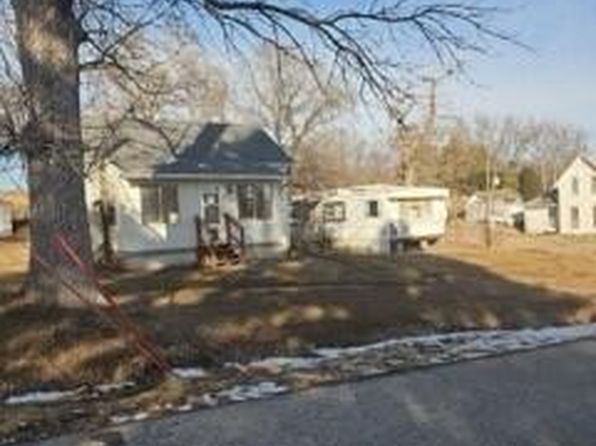 205 1st Ave, Persia, IA 51563