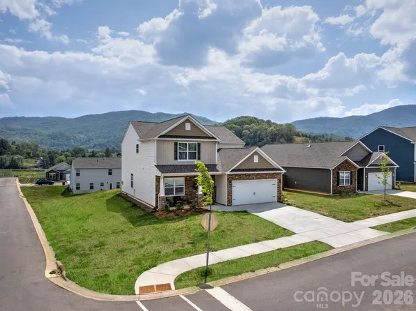 154 Woodvale Dr, Waynesville, NC 28786