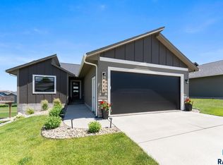 816 N Yankee Ave, Sioux Falls, SD 57110