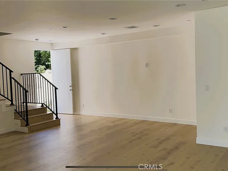 6851 N De Celis Pl — Photo 2