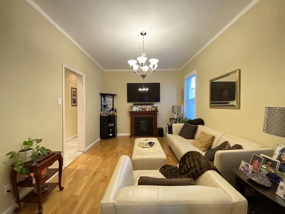 1st image of 3771 101st St Floor 1