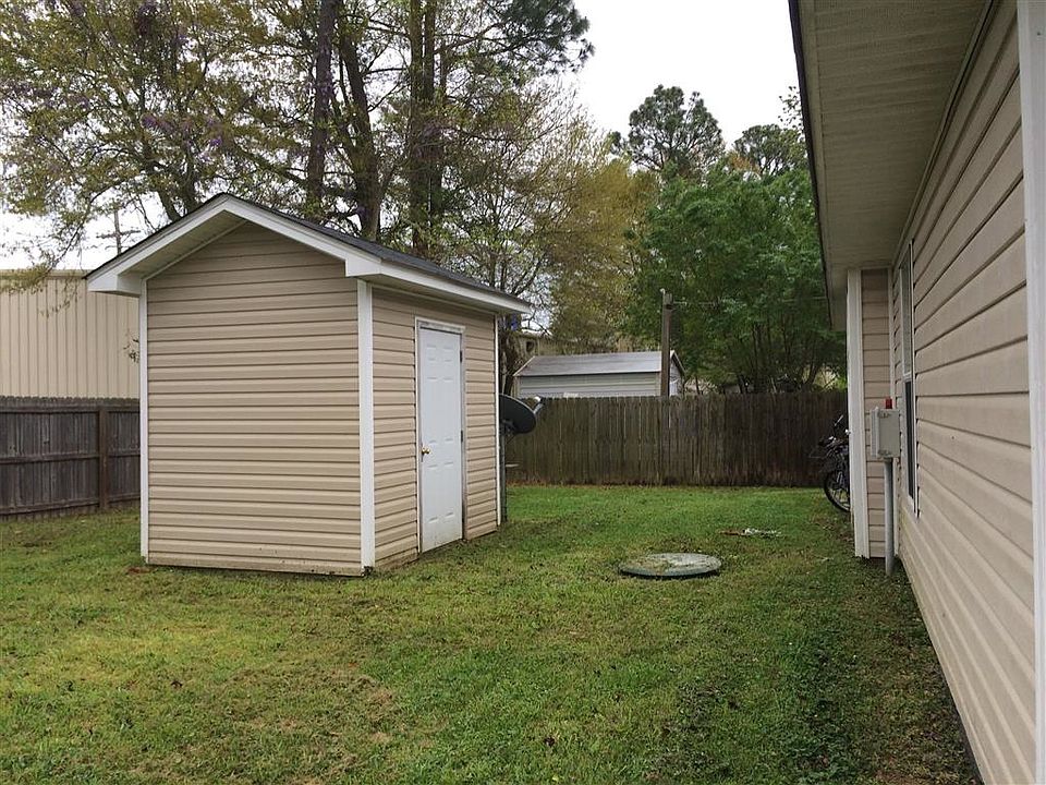 2nd image of 6412 Woodland Dr #A