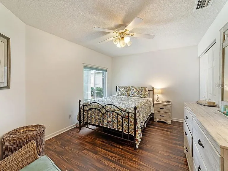 2038 NW 50th Ave — Photo 9