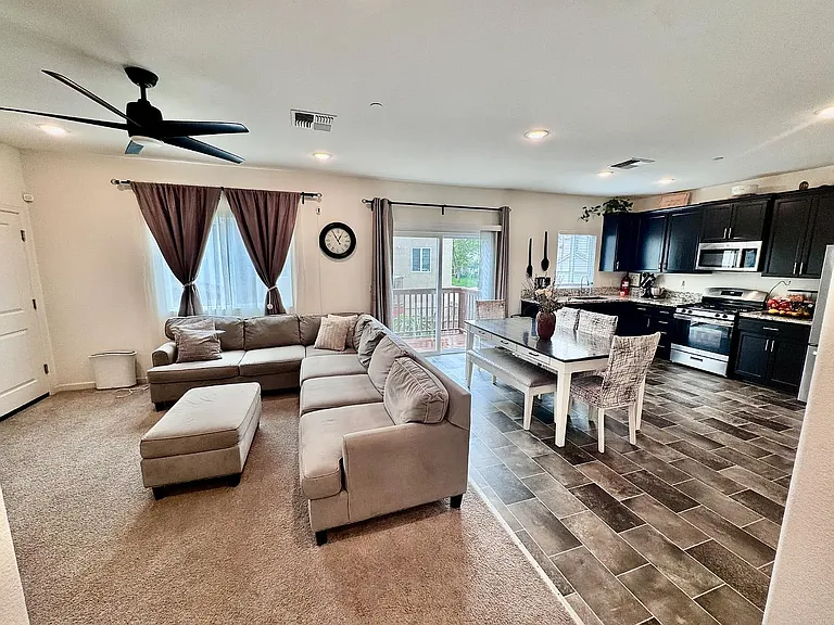 Living and kitchen full view