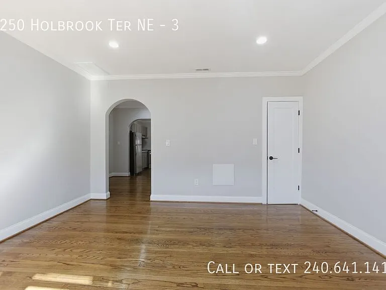 1250 Holbrook Ter NE #3 — Photo 2