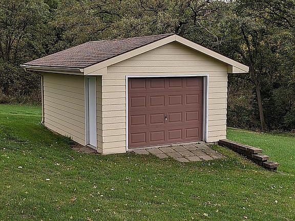 3rd image of 1033 Settlers Ln