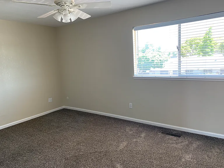 1177 Norwegian Ave — Photo 10