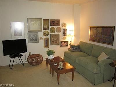 3rd image of 19406 Van Aken Blvd APT 101
