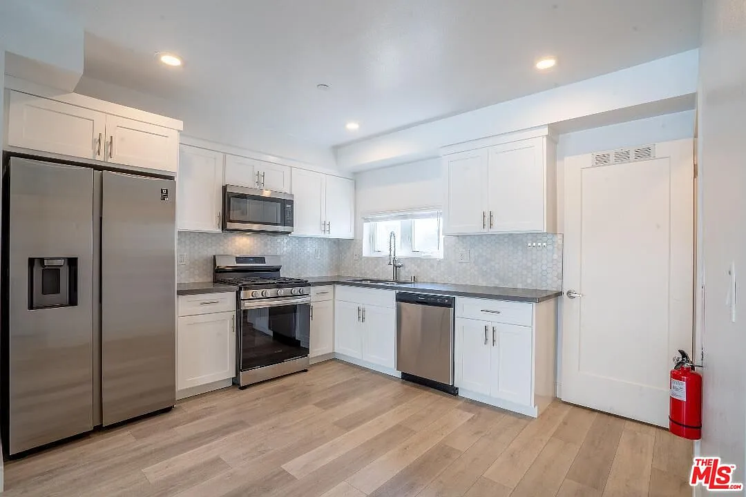 Building Photo - 608 N Gramercy Pl
