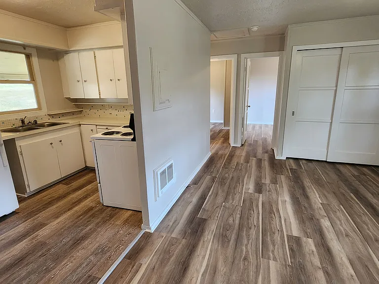 River Grove — Photo 26