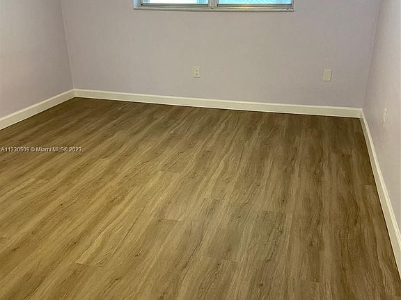 5th image of 20111 NE 27th Ct APT K215