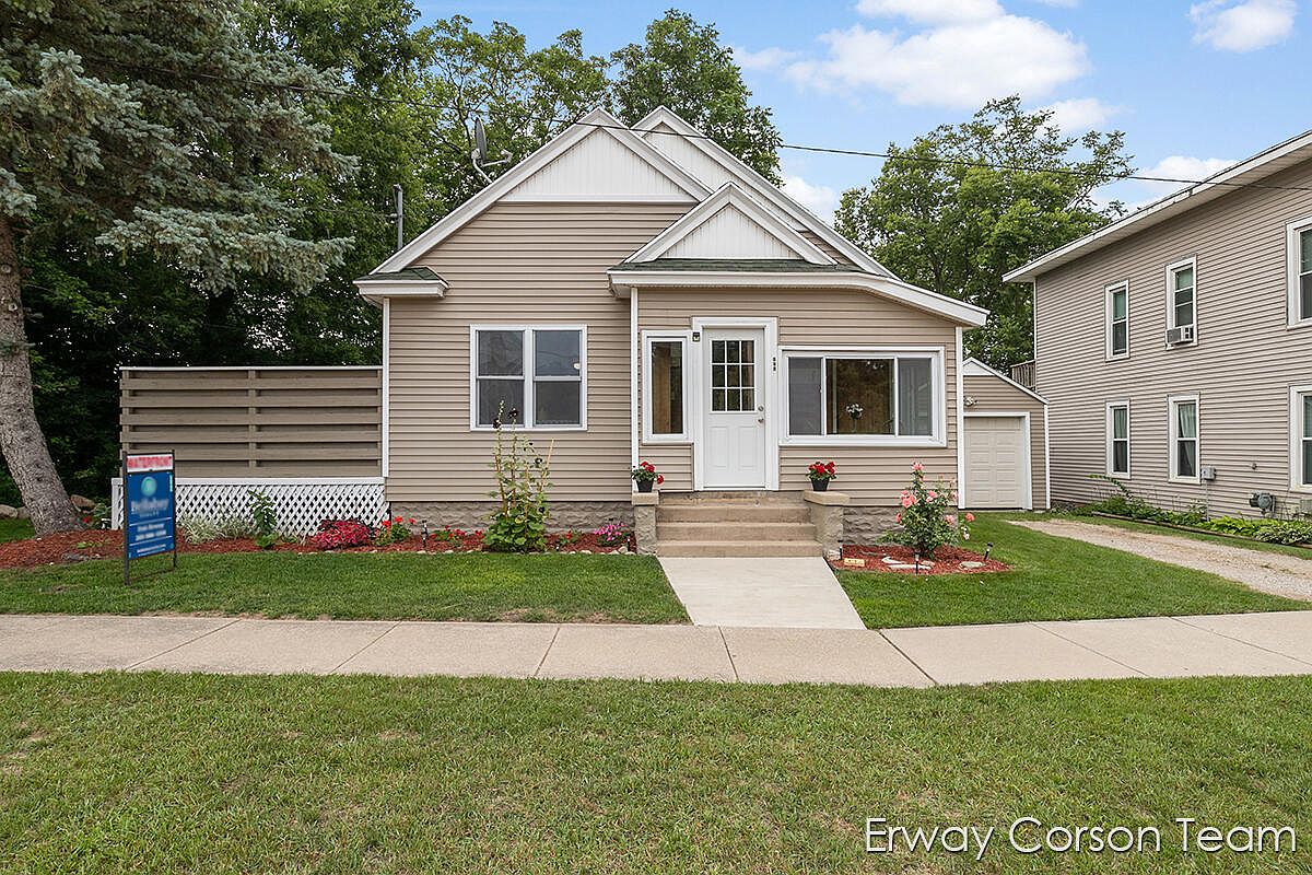 218 E Main St, Middleville, MI 49333 Zillow