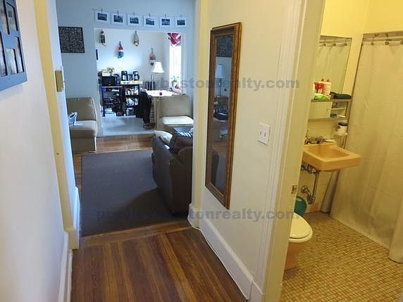 2nd image of 1082 Commonwealth Ave #L502