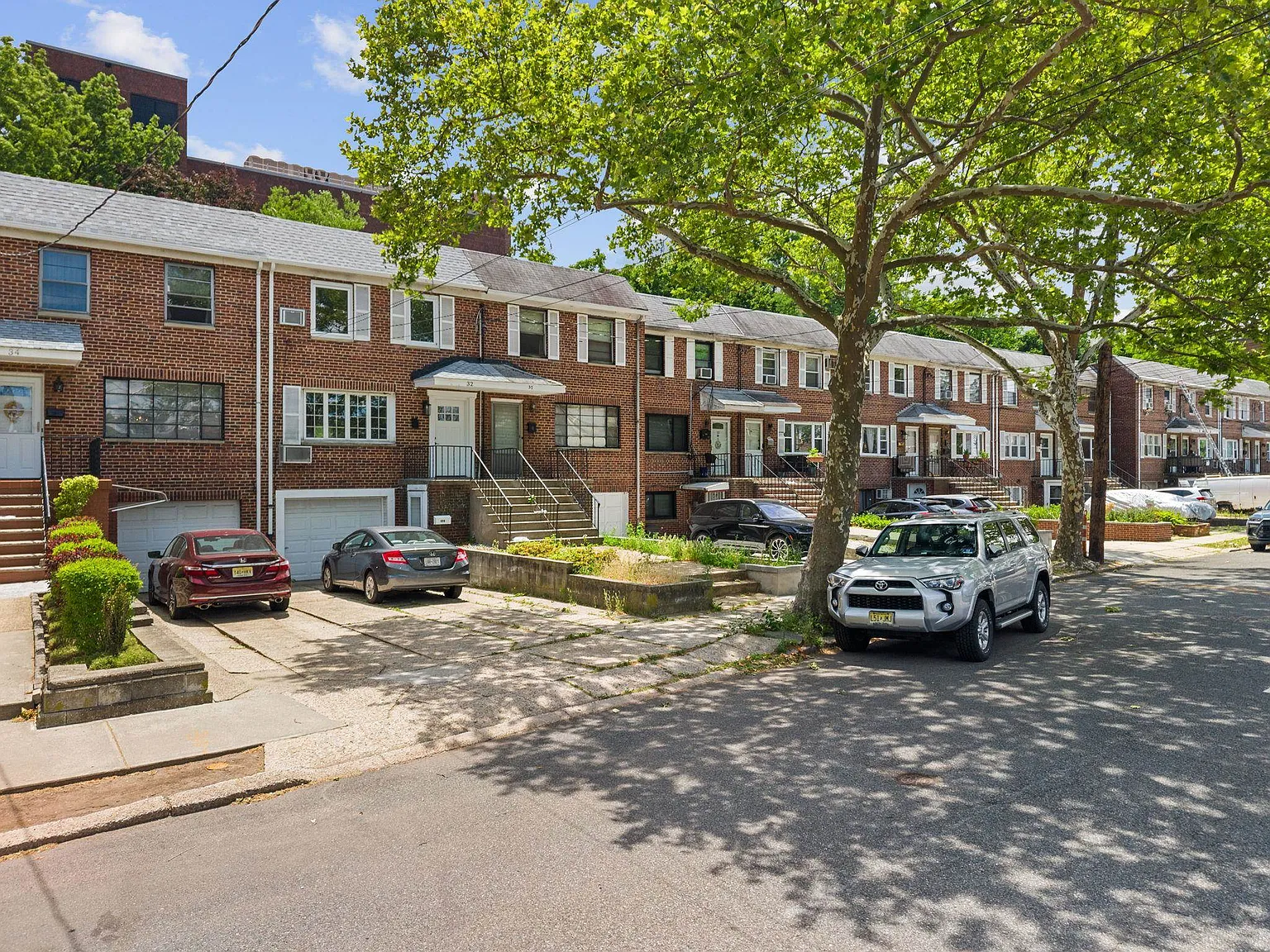 3 bed, 1.5 bath, $3,200 — Photo 2