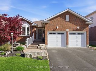 876 Sundance Cir, Oshawa, ON L1J 8P1