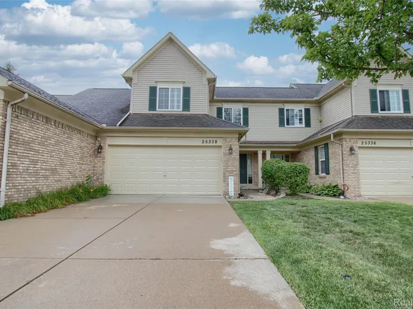 25338 Petros Dr, Flat Rock, MI 48134