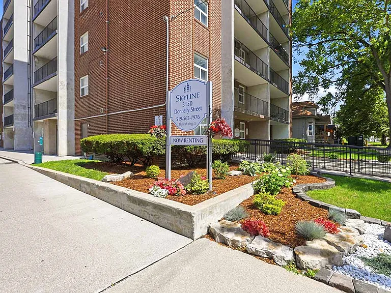 3150 Donnelly St — Photo 3