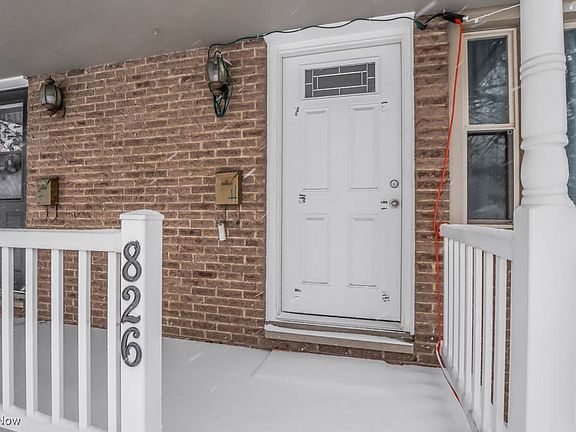 3rd image of 824-826 S Chapel St