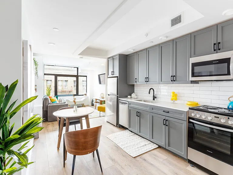 251 W 117th St #7I — Photo 4