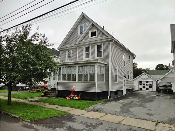3rd image of 411 N Center St