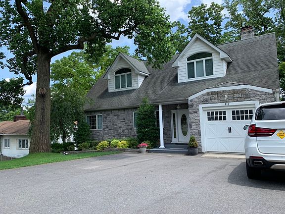 2nd image of 865 Bard Ave