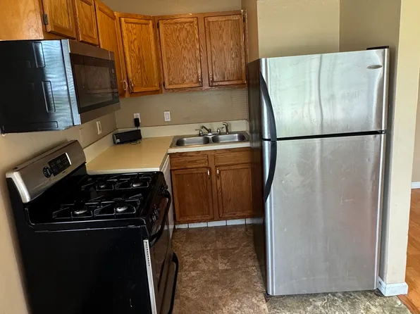 2260 Stieber St #1, Westland, MI 48186