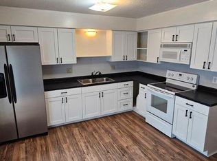 620 Windsor Rd, Loves Park, IL 61115