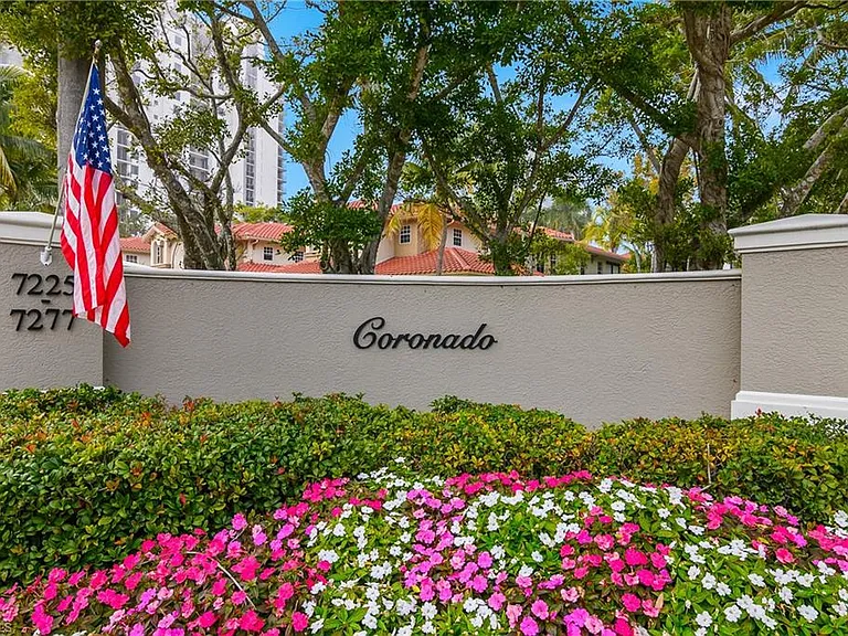 7225 Pelican Bay Blvd #204 — Photo 28
