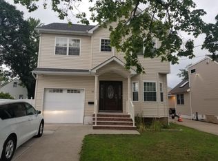 302 Poll Pl, Edison, NJ 08817