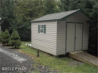 3rd image of 103 Mountain Ash Dr