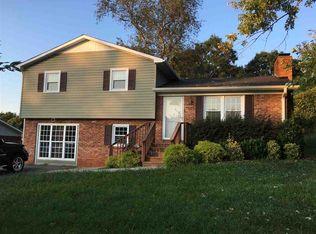 16 Willow Run Ter, Spartanburg, SC 29303