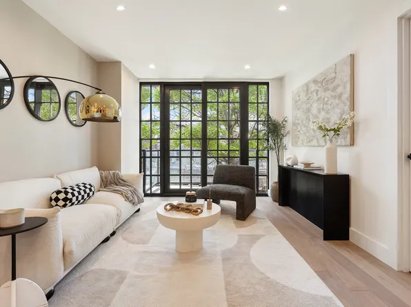 25-23 Newtown Avenue image 1 of 6