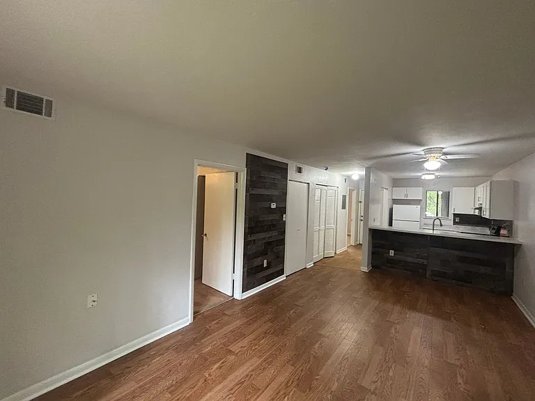 81 SE 16th Ave #D103 — Photo 15
