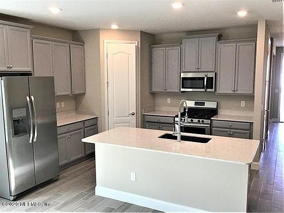 3rd image of 560 Broomsedge Cir