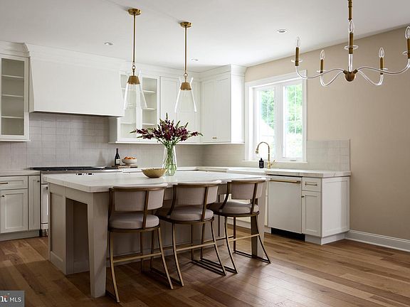 3rd image of 418 Glenway Rd