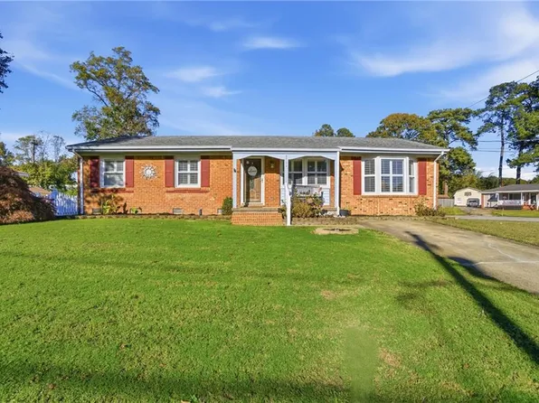 2700 Hoyt Dr, Chesapeake, VA 23323