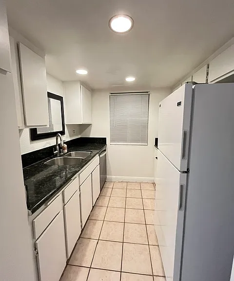 1052 S Idaho St #18 — Photo 10