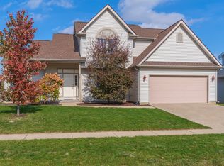 3120 Old Jamestown Rd, Bloomington, IL 61704