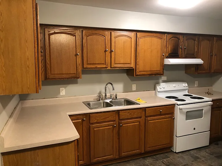 1332 E Donald St — Photo 12